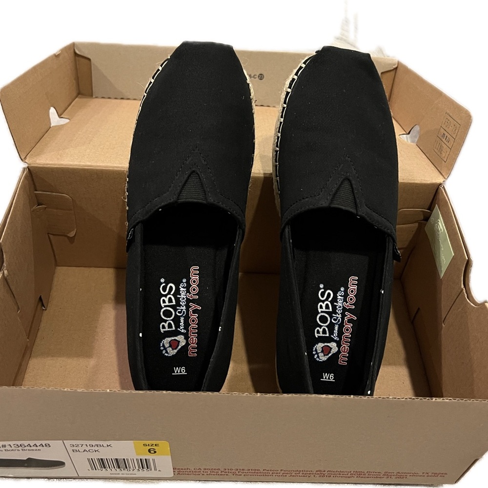 Skechers BOBS Memory Foam Pet Shoes - Black and White